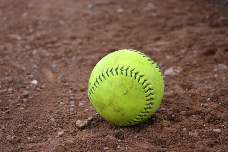 Clearview softball defeats Williamstown 18–16