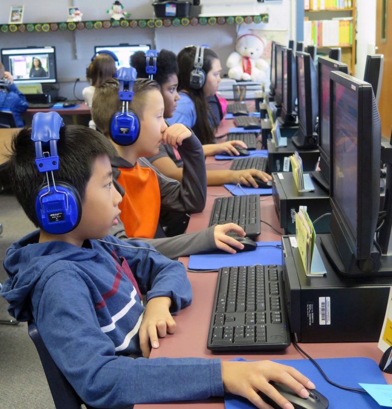 Students take part in worldwide “Hour of Code”