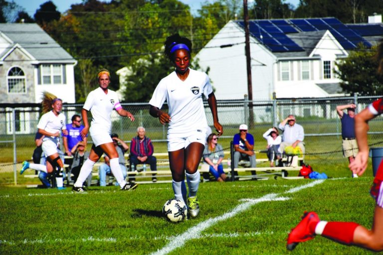 High School Sports Roundup: Field Hockey remains second in division, Girls Soccer tops R.V.,