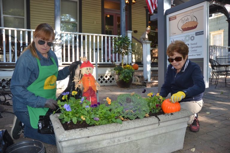 Maintaining Main: Garden Club brings Autumn ‘ambiance’ to Moorestown