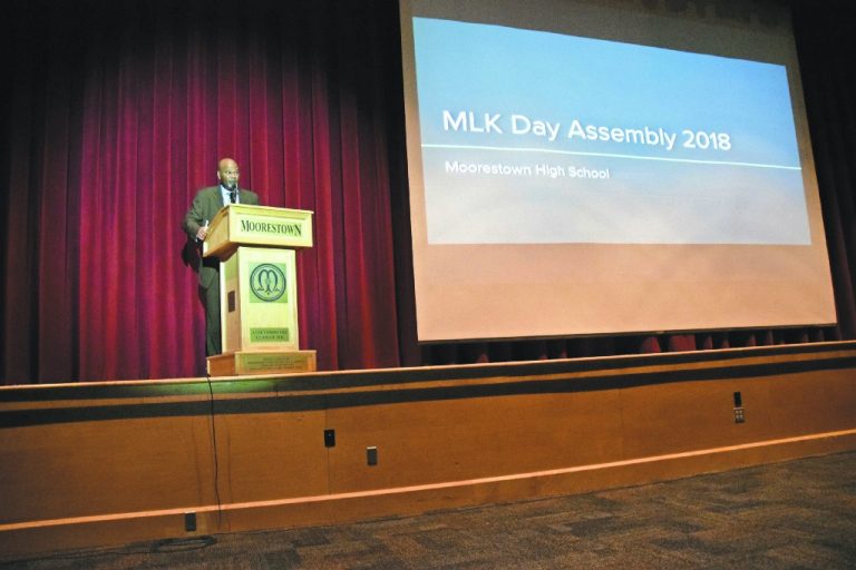 MLK assembly challenges students to donate their time