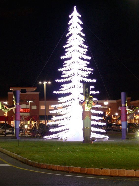 Holiday tree lighting at The Promenade at Sagemore in Marlton on Friday, Nov. 18