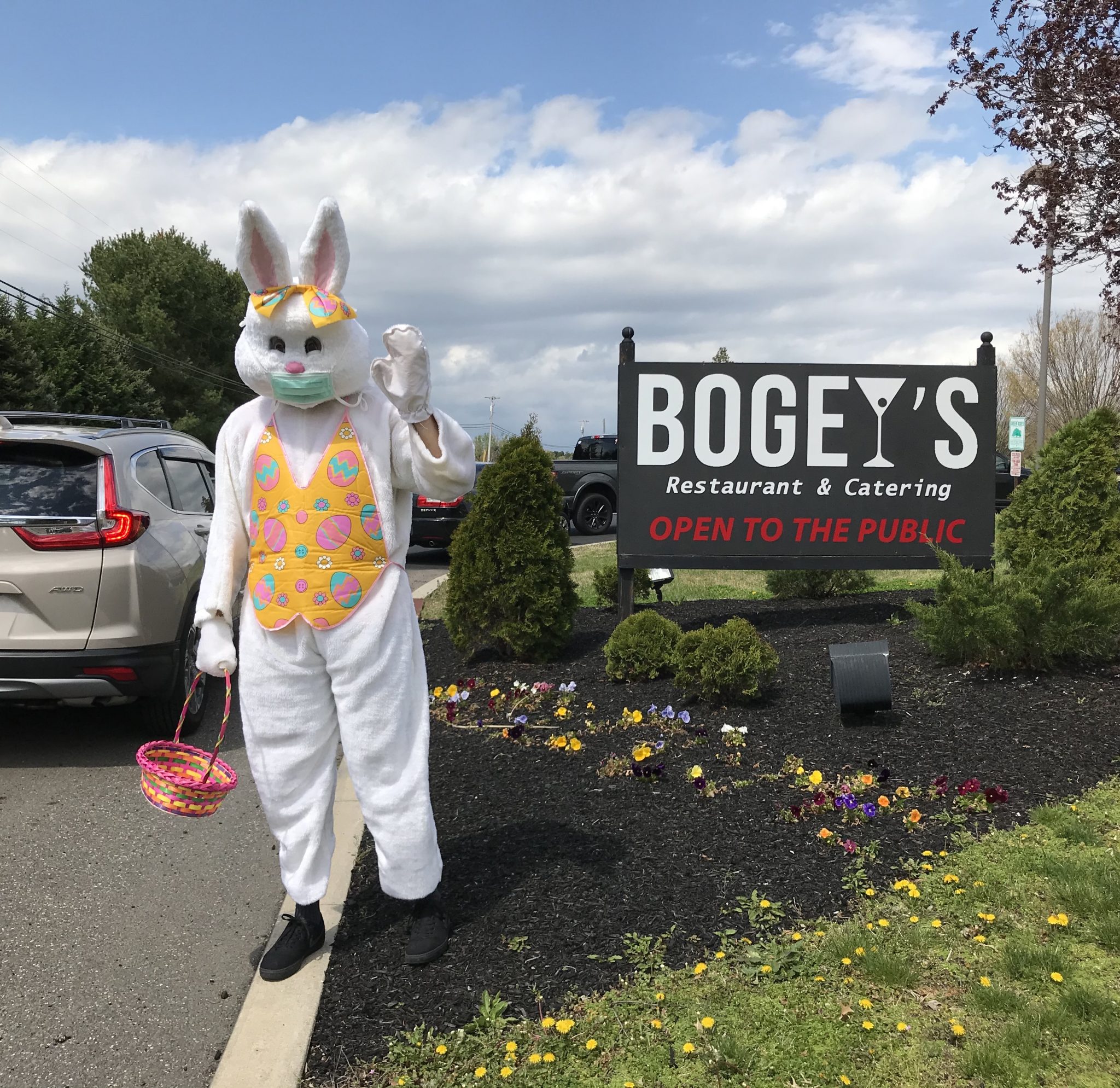 Mantua businesses team up to help those in need during COVID19