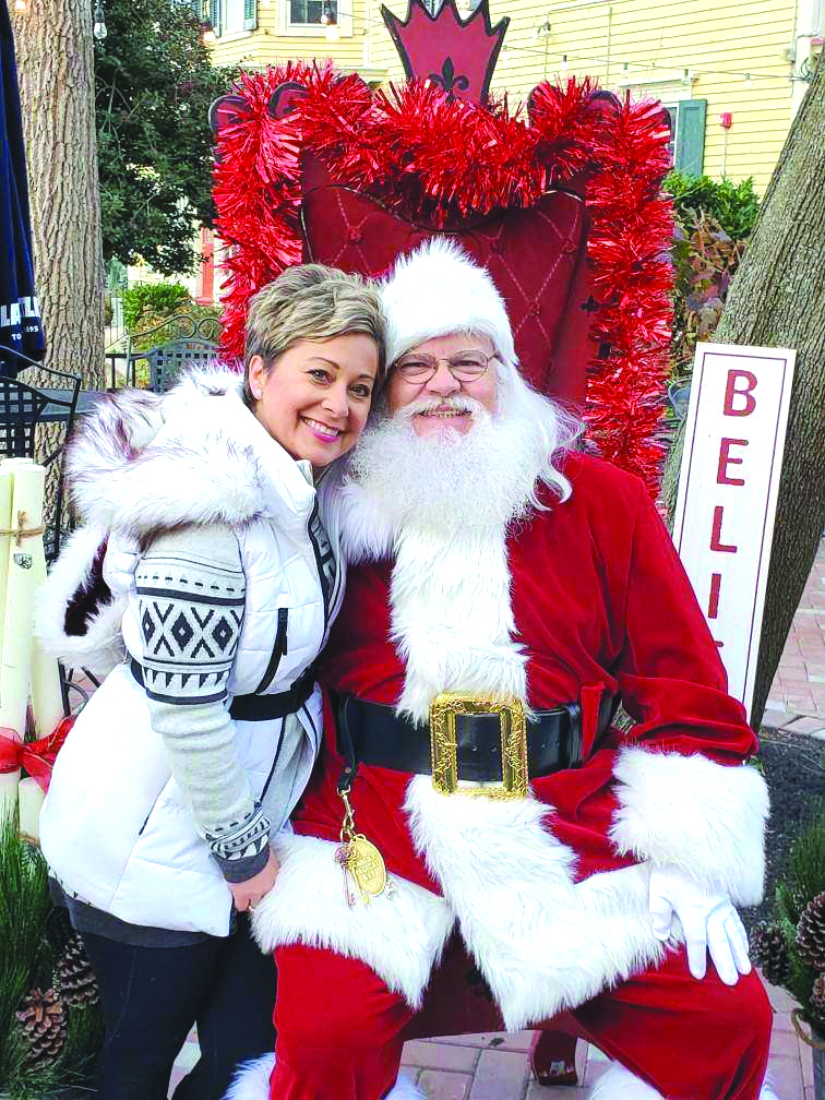 Moorestown businesses sponsor holiday candlelight stroll