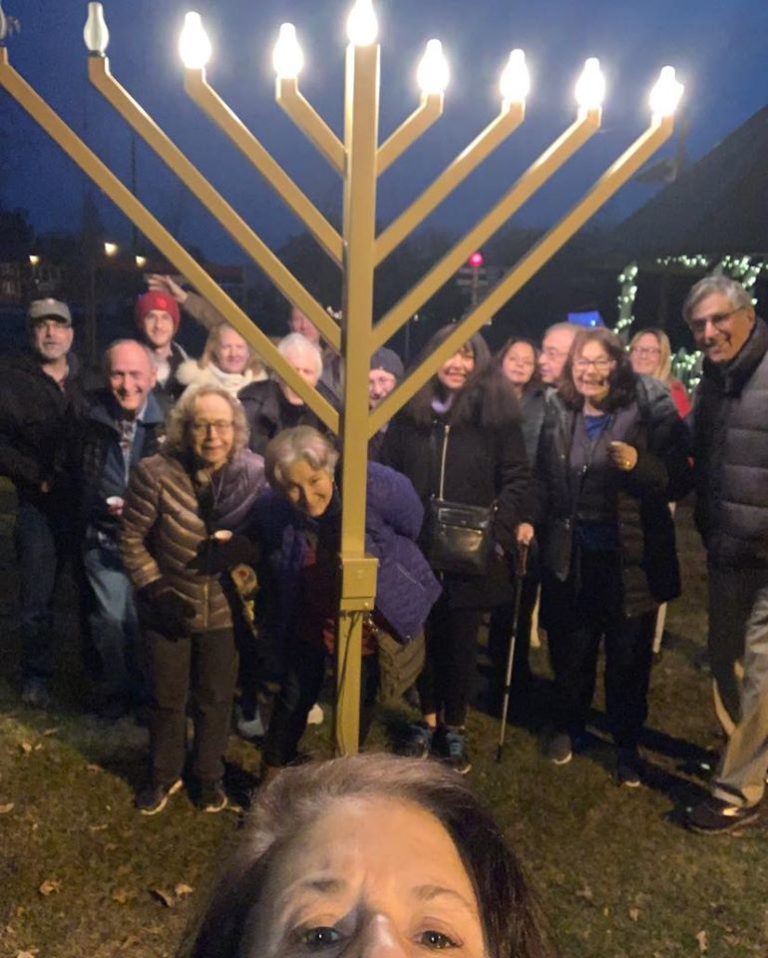 Temple Sinai to host community Hanukkah event