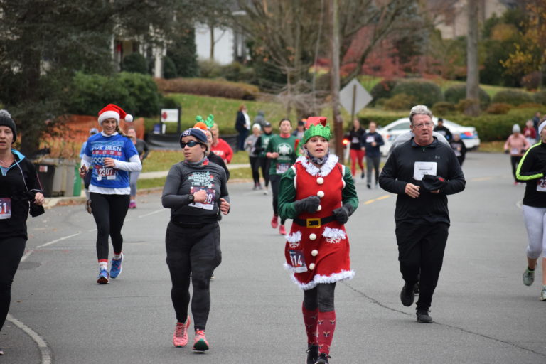 Haddon Fortnightly’s Snowflake Run sees more than 400 participants