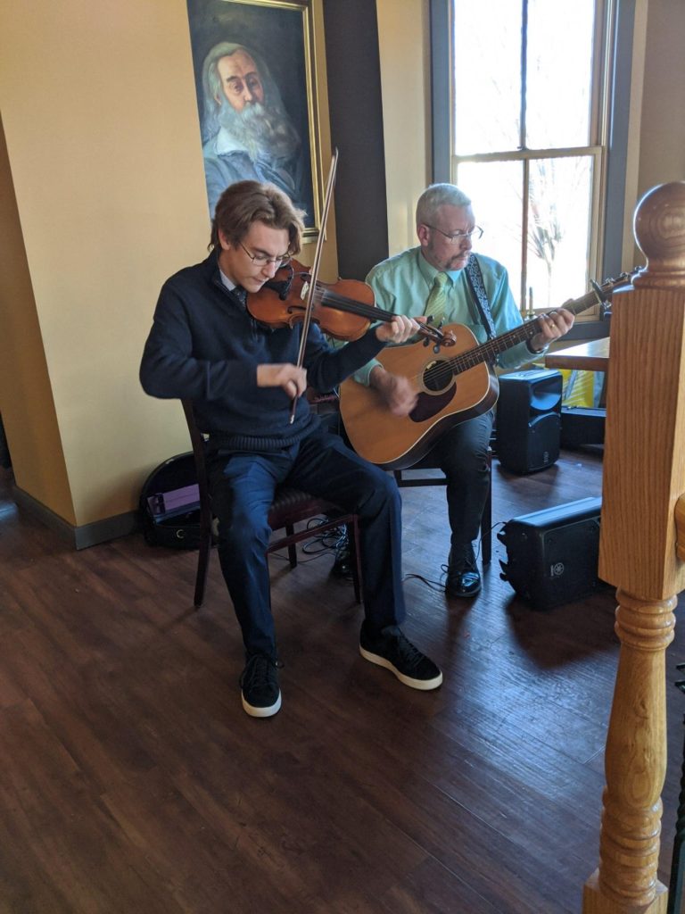 Local Irish fiddler plays gigs while studying medicine