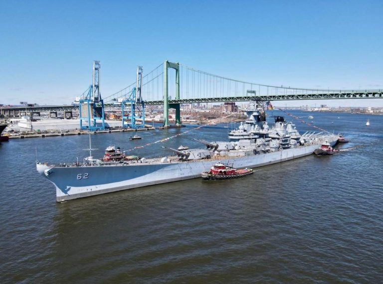 Battleship New Jersey begins trip to dry dock