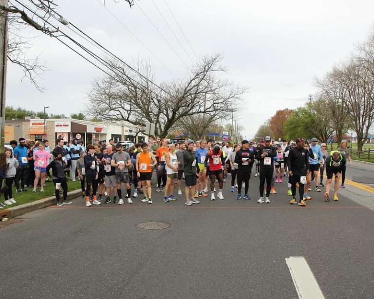 Scholarship committee hosts annual 5K run/walk