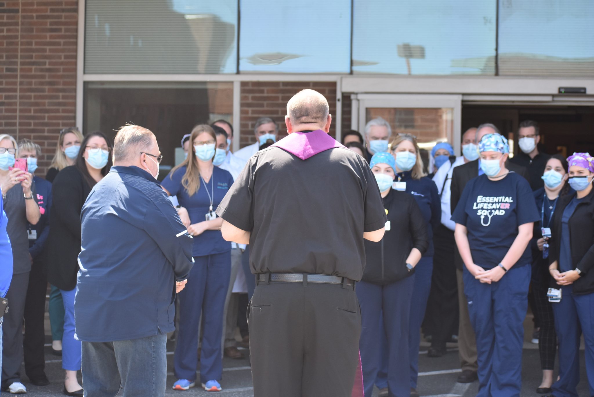 FOP chaplain blesses Jefferson Torresdale healthcare workers