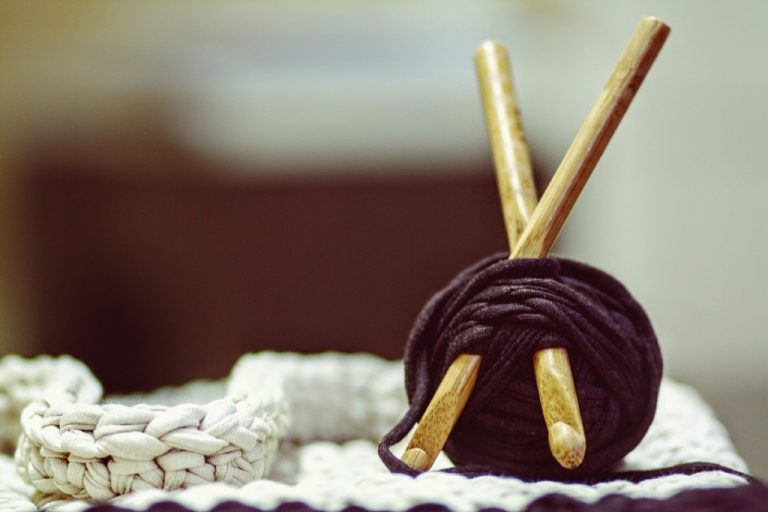 Knitting and crocheting nights at Grundy