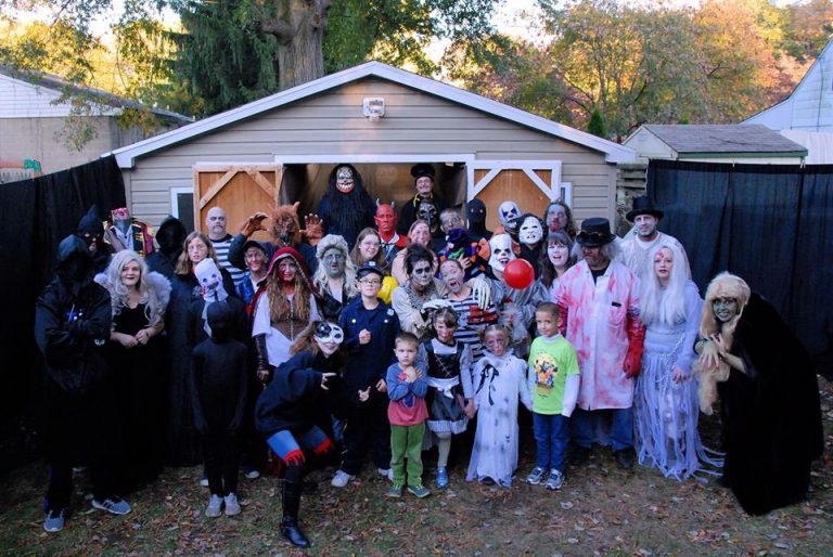 Local couple brings Halloween spirit to Bucks