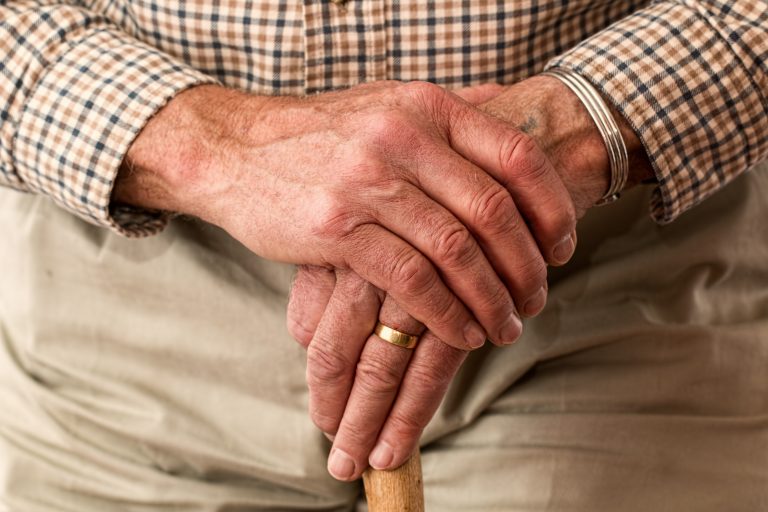 Report helps seniors make financial decisions