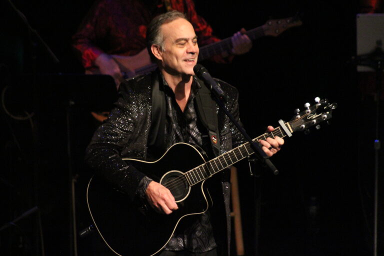 ‘So Good! The Neil Diamond Experience’ coming to Bucks in August